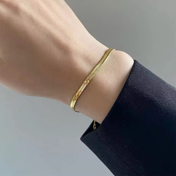SahrzJewellery Jewelry - 18K Gold Plated Herringbone Bracelet